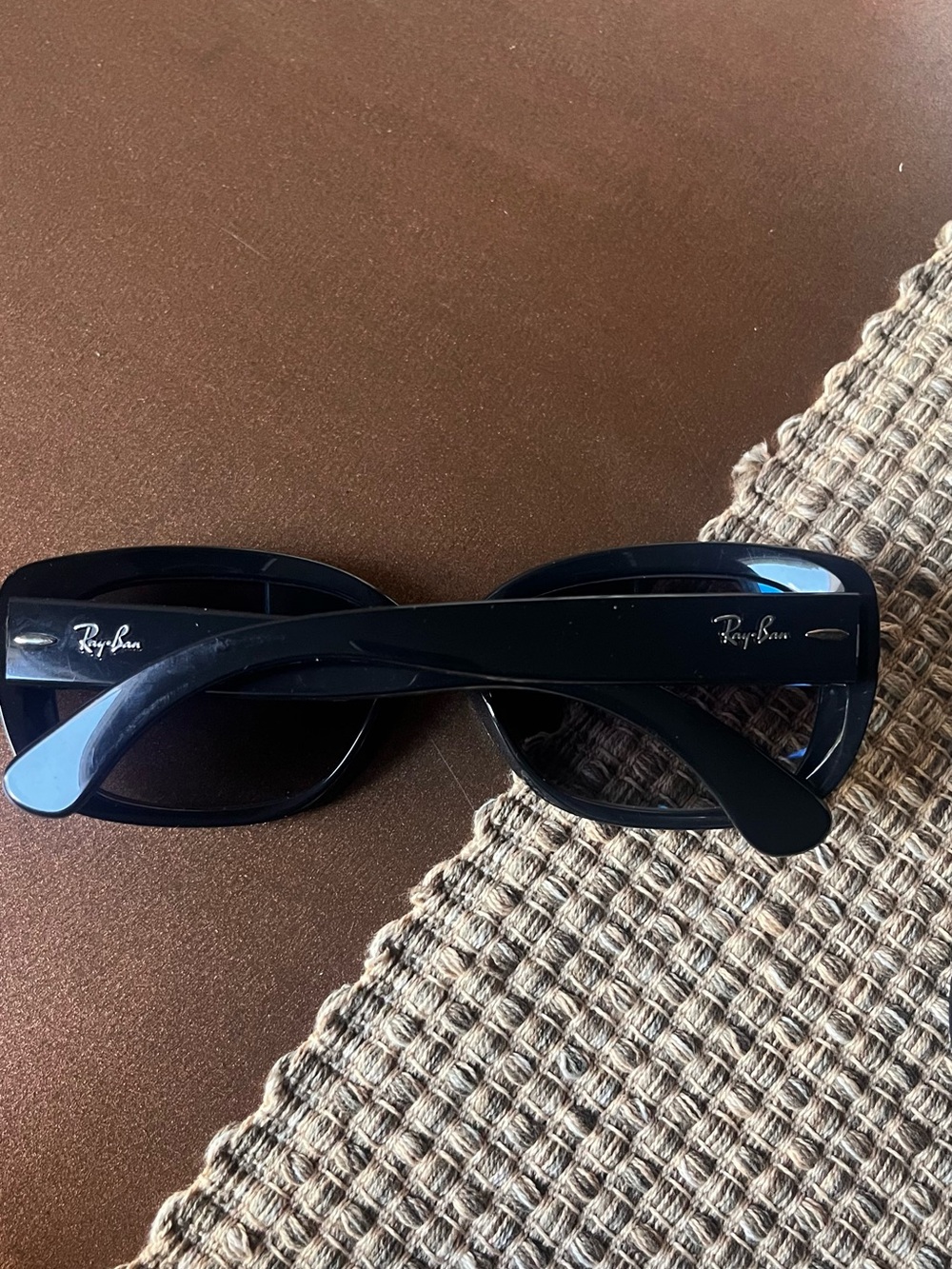 Ray-Ban Women’s Black Gloss Oversized Polarized Sunglasses - Picture 2 of 9